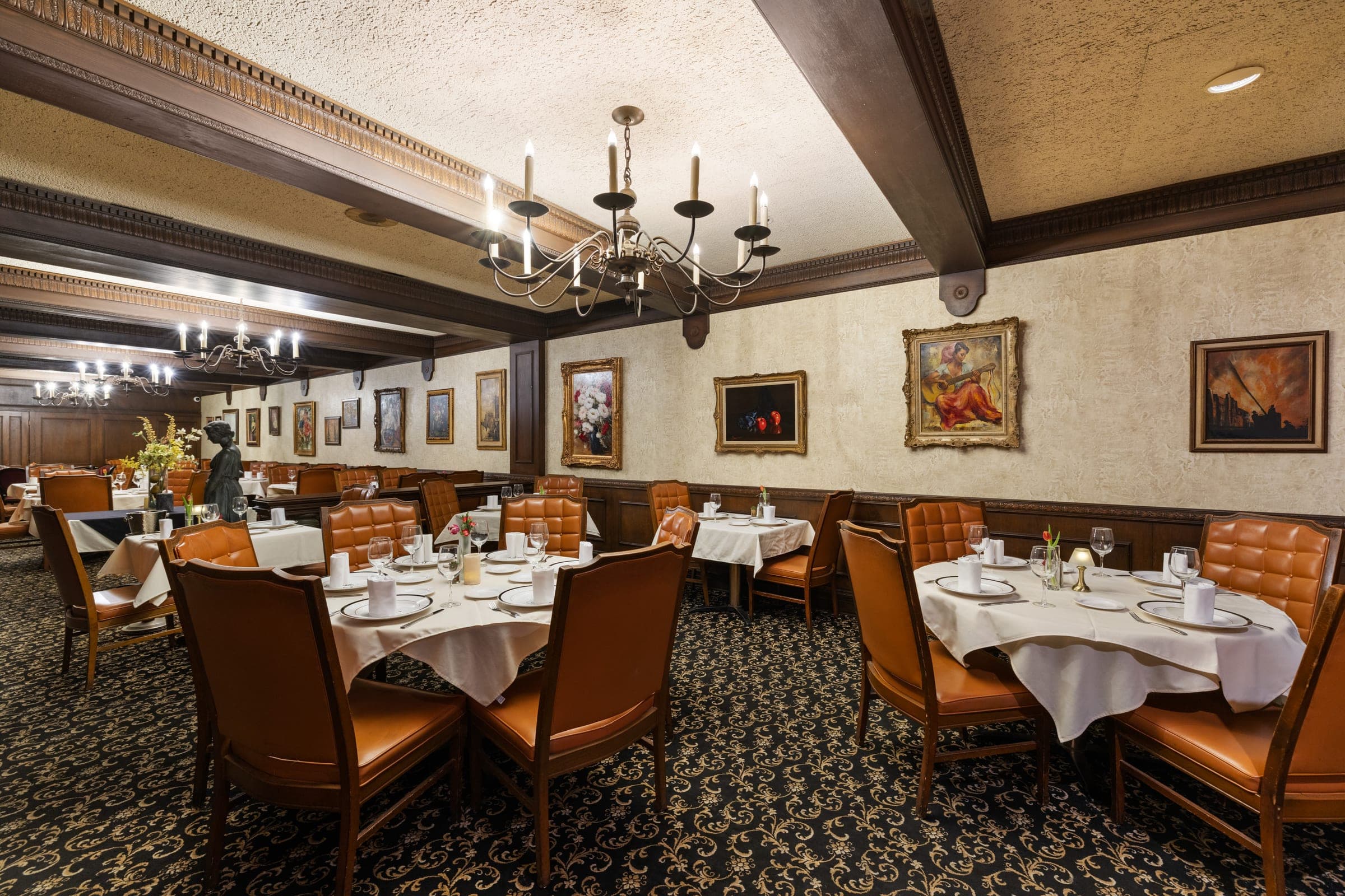 Al's Restaurant: Food Photography for Sophisticated Living Magazine. Photo by Zach Dalin, St. Louis photographer.