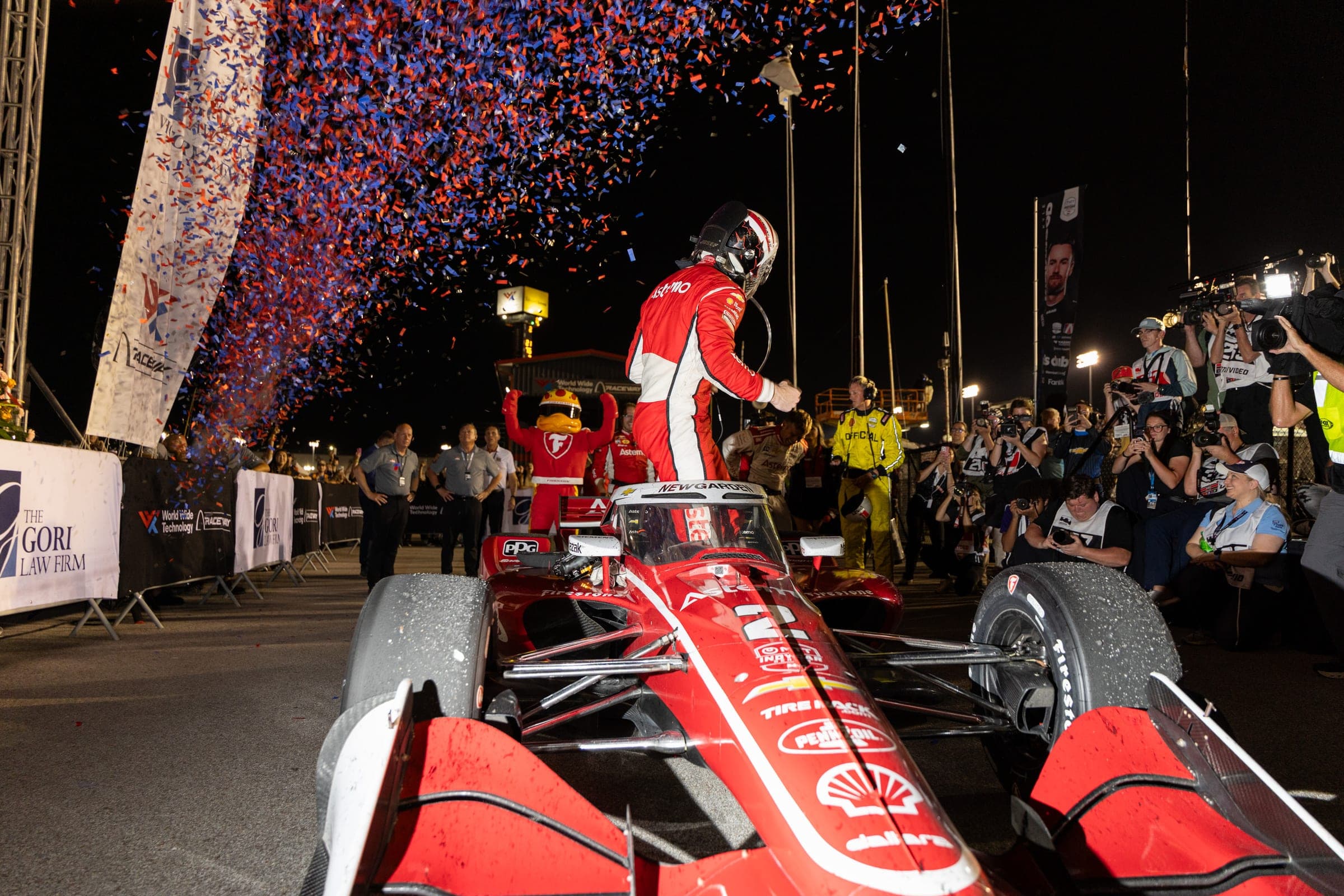 Ten Years of Speed: Shooting the Bommarito 500 Anniversary Race. Photo by Zach Dalin, St. Louis photographer.