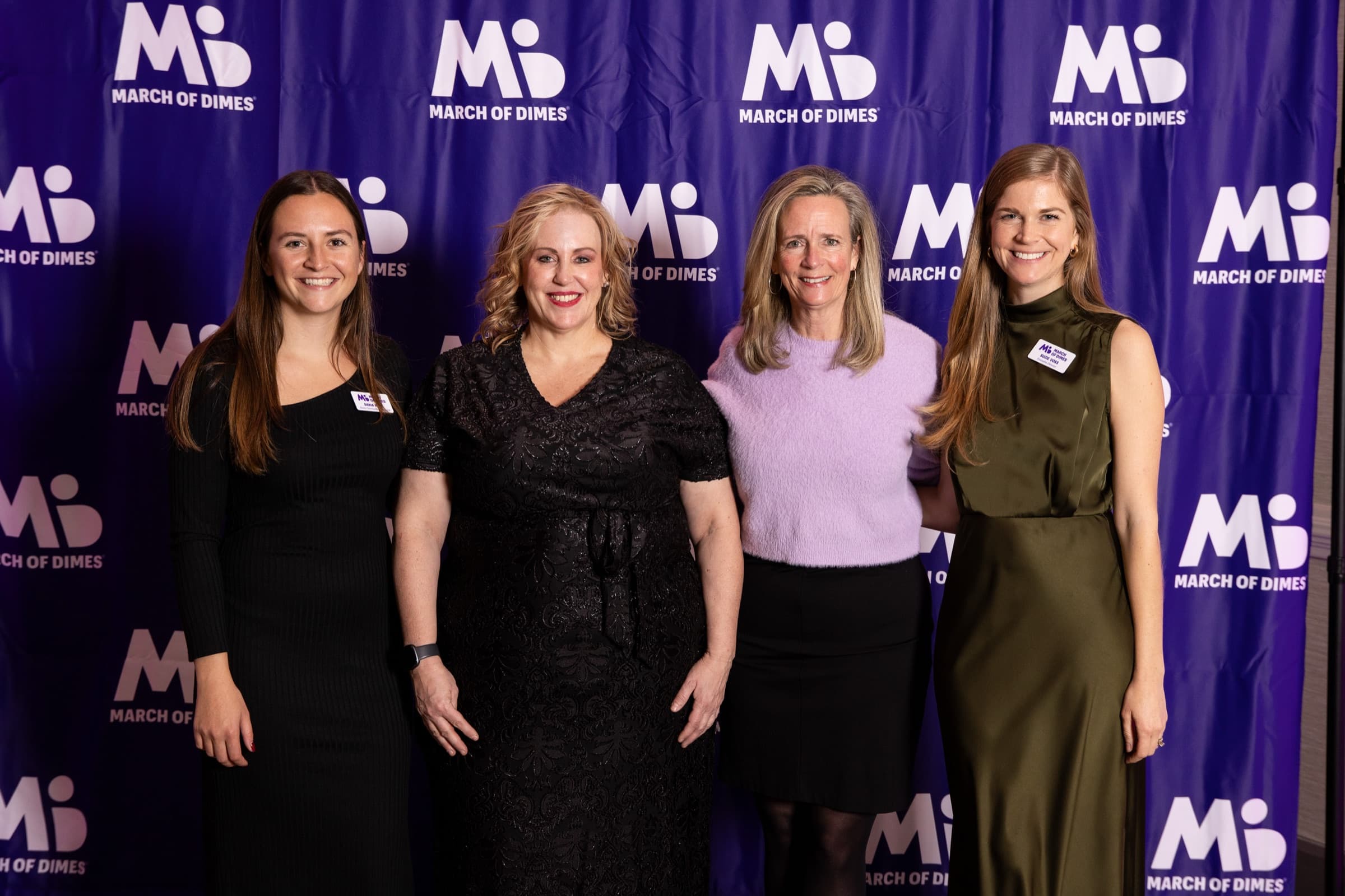 Guests at a St. Louis gala, corporate event photography by Zach Dalin